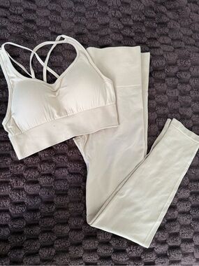 Seamless Cream Sports Bra & Legging Set - Women Intimates